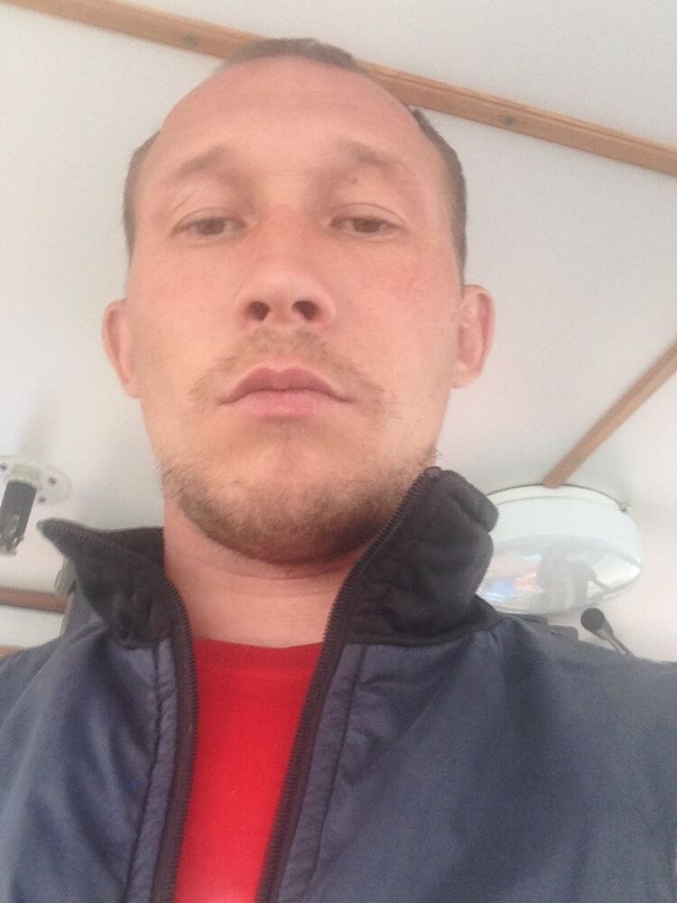  15131780  Denis, 38 ,    