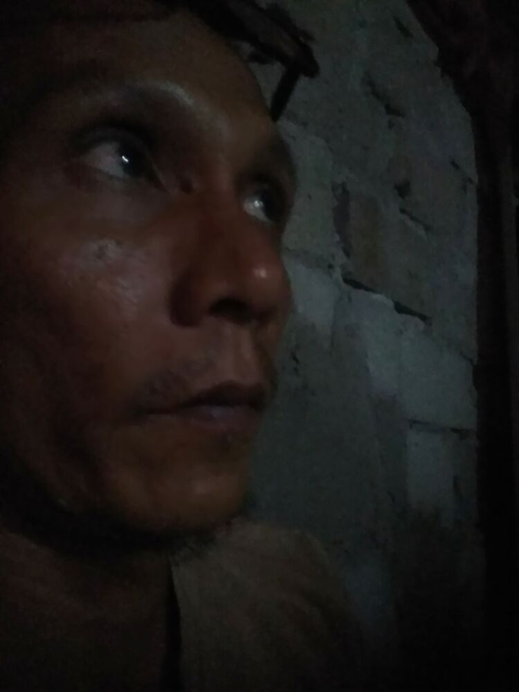  51385730  Zairi, 43 ,    