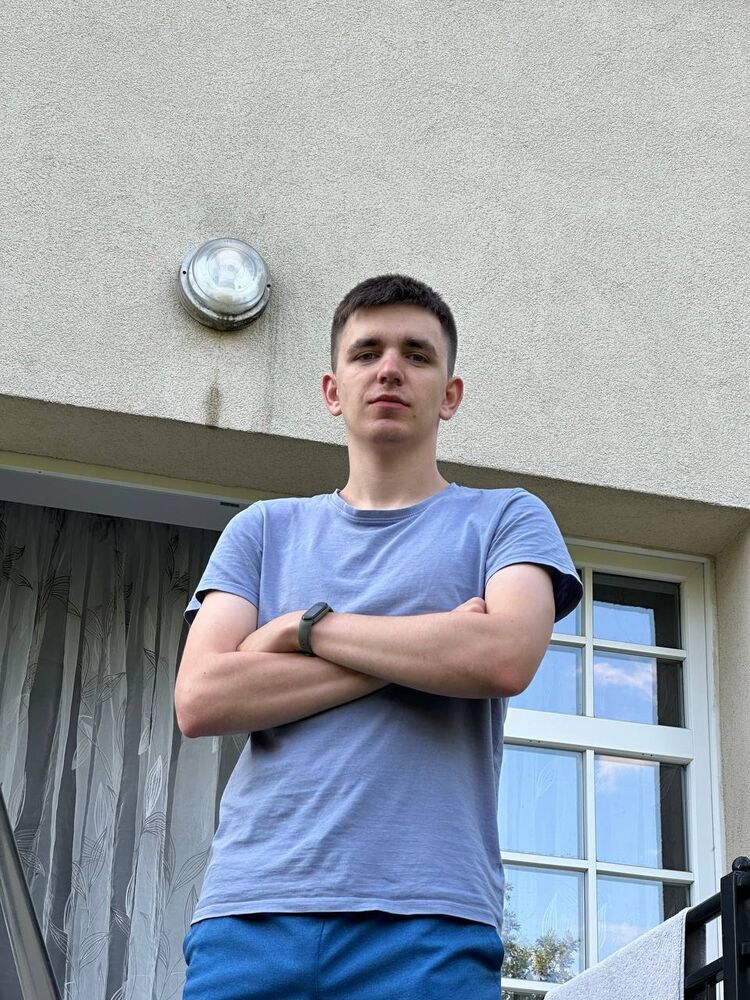  36997820  Sane, 42 ,    