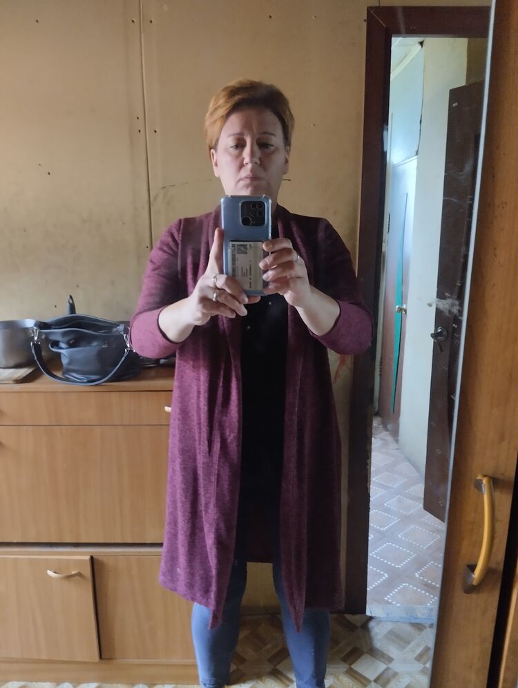  ,   Lisa, 43 ,   ,   