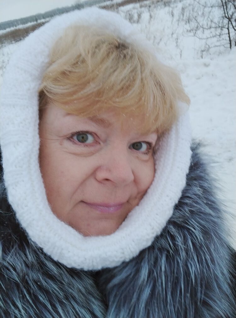  54752950  Lena, 54 ,     