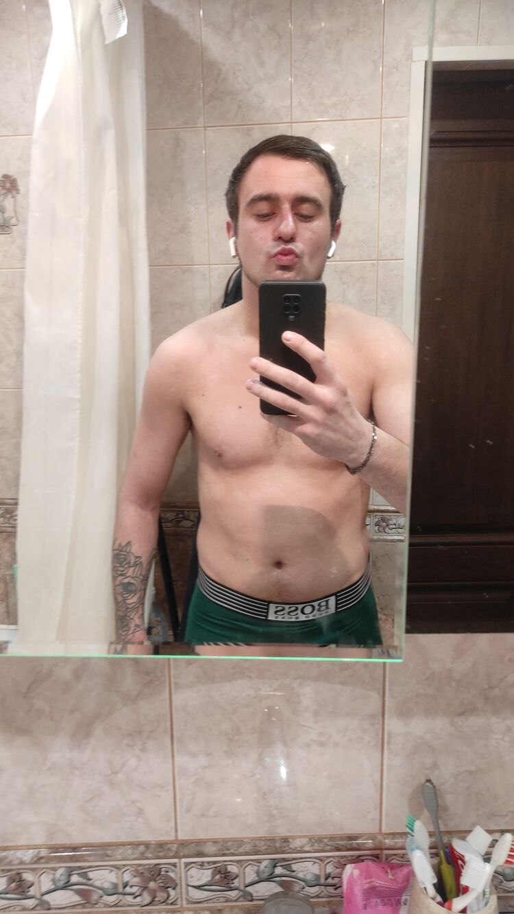  ,   Mishka, 32 ,   