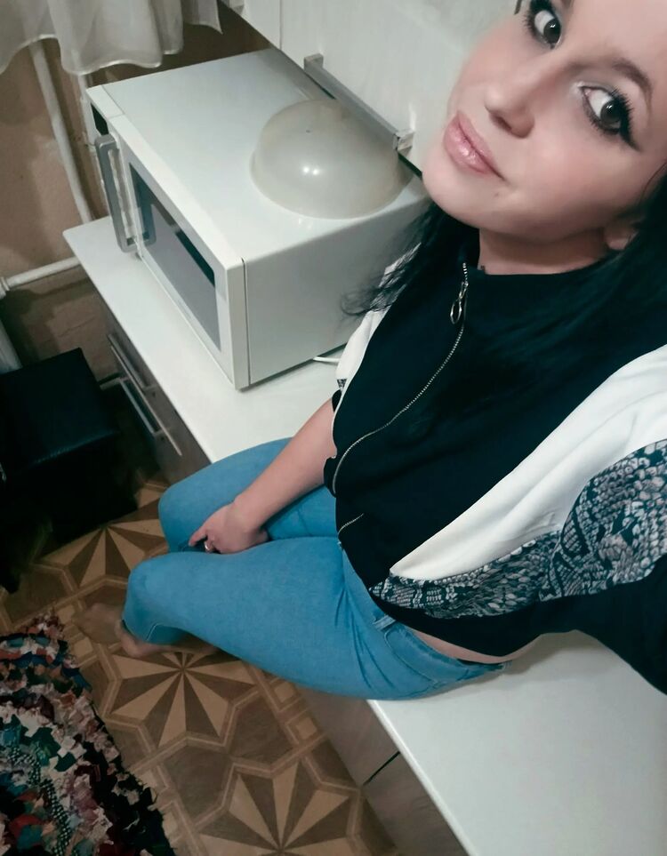  47964760  Vitalina, 26 ,    