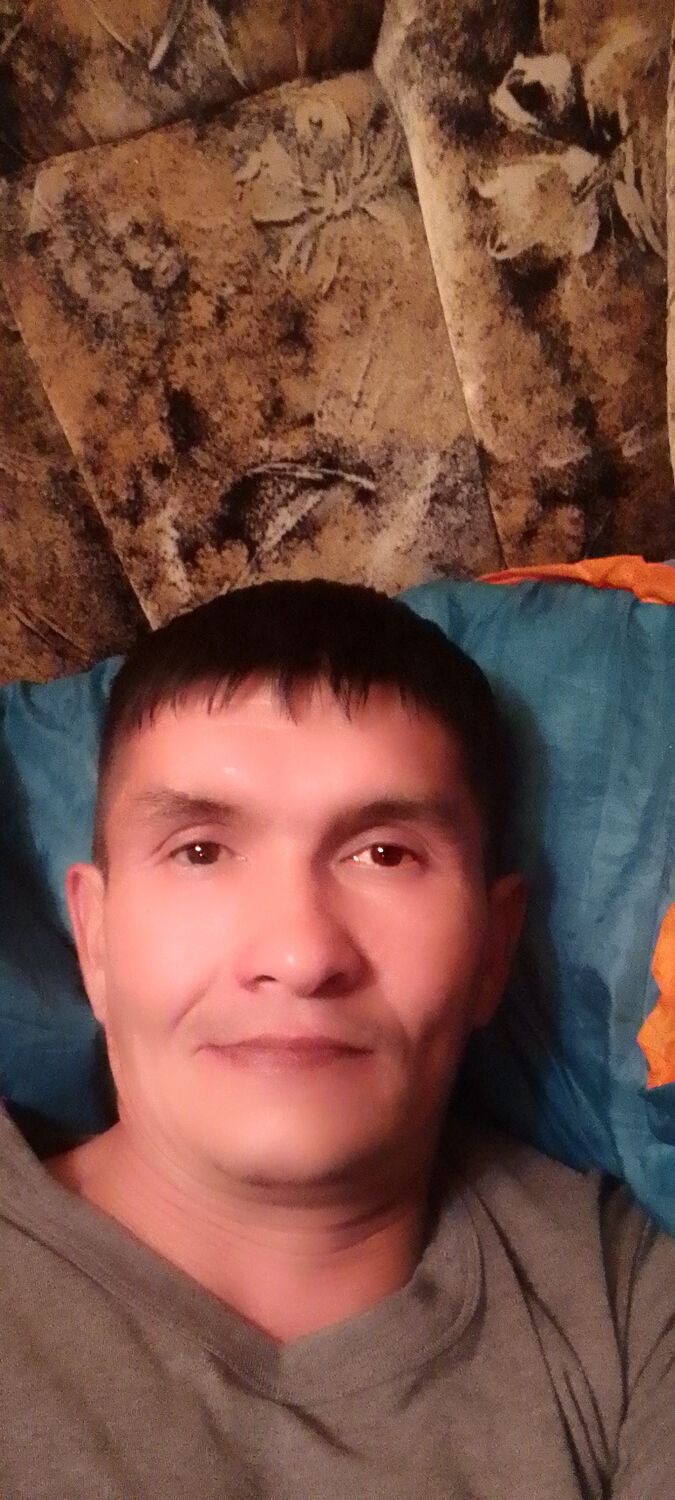  41152790  Karim, 44 ,    