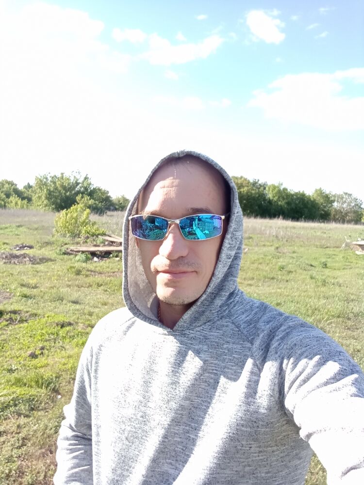  44381740  , 33 ,    
