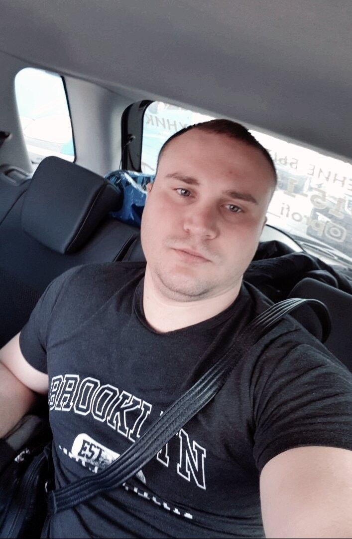  ,   Nikita, 31 ,  