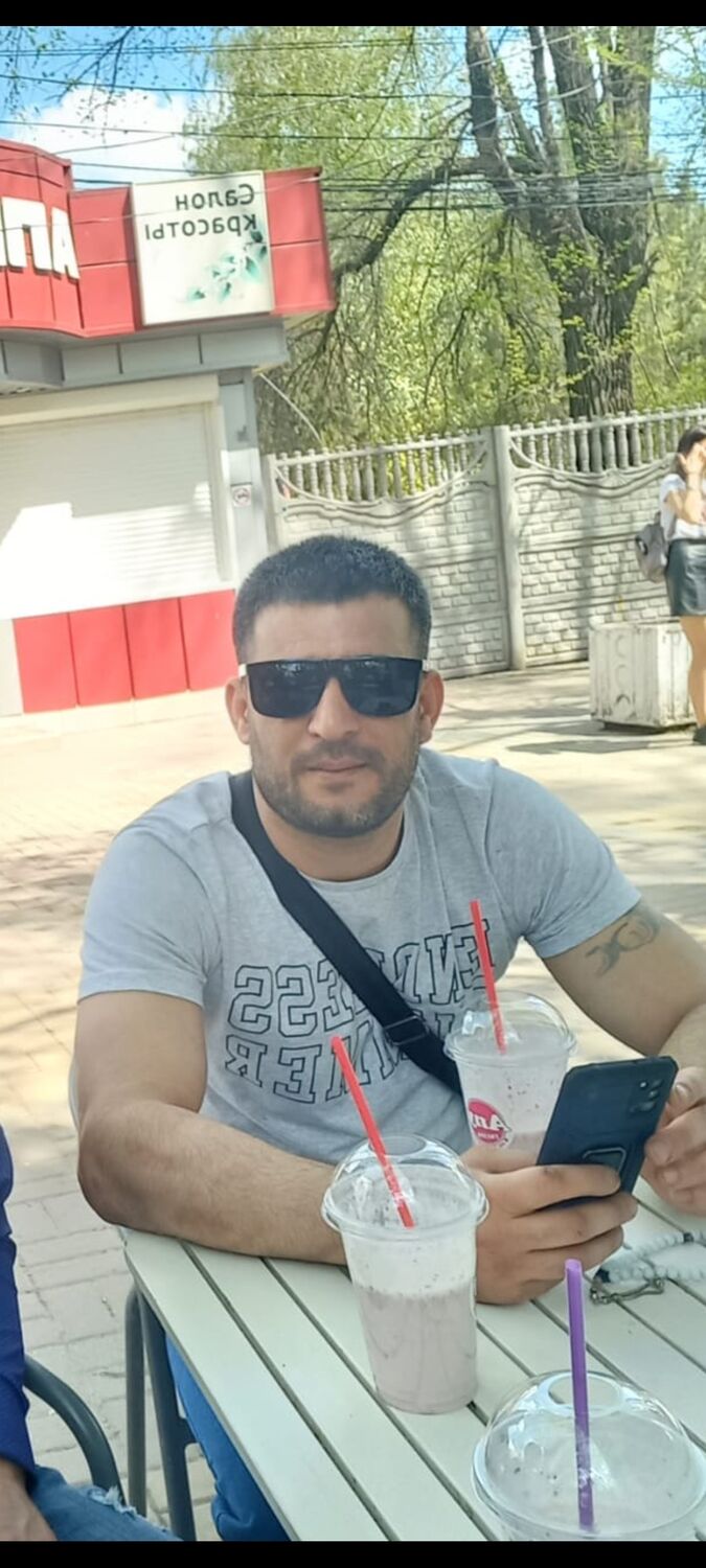  25729730  Aksin, 38 ,    