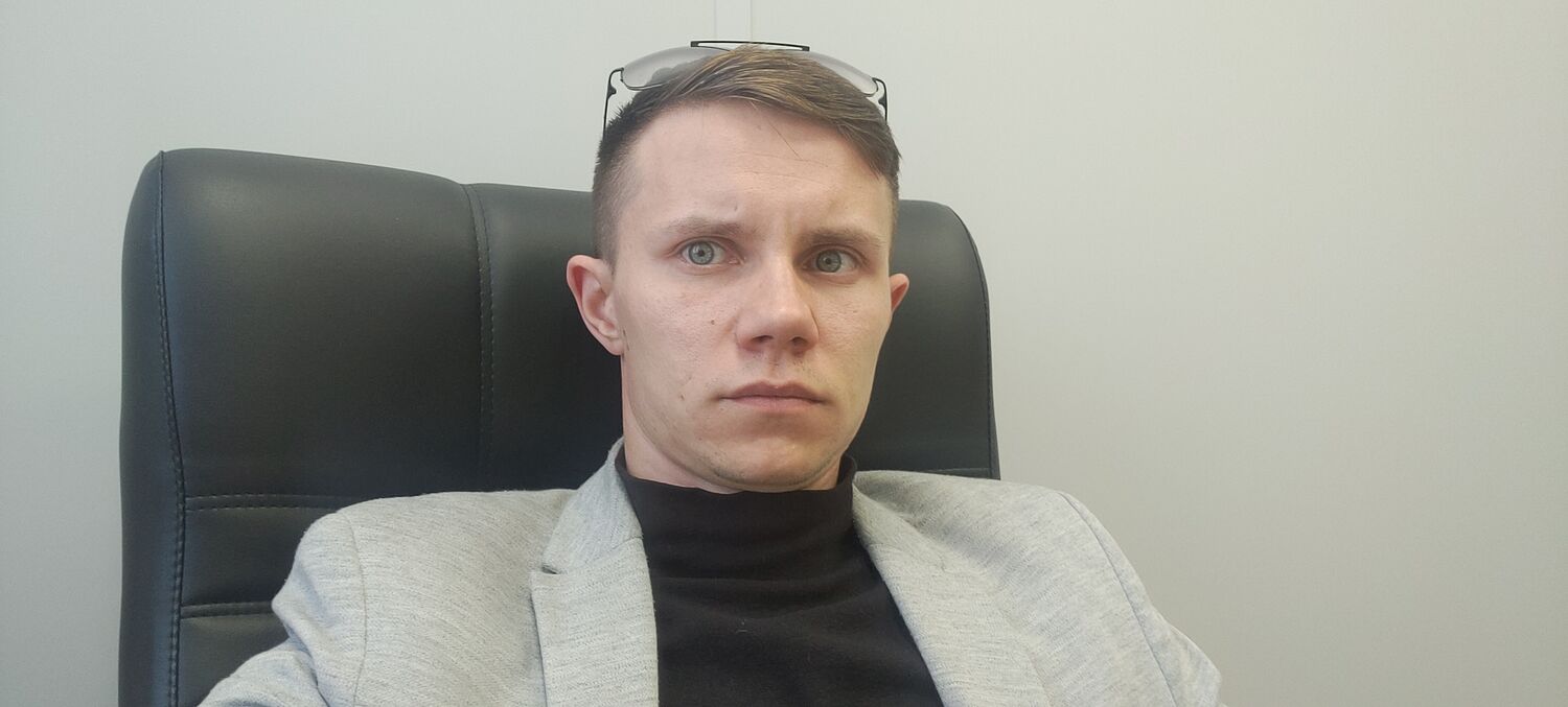  38667110  Stanislav, 28 ,    