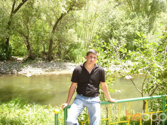  1143000  David, 40 ,    