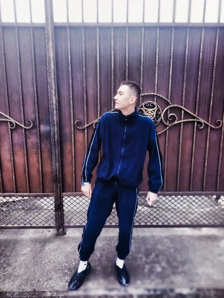  ,   Vasil, 25 ,   ,   