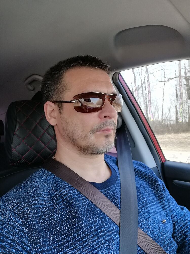  52665030  Oleg, 47 ,    