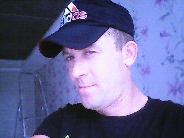  8309080  Serghei, 42 ,    