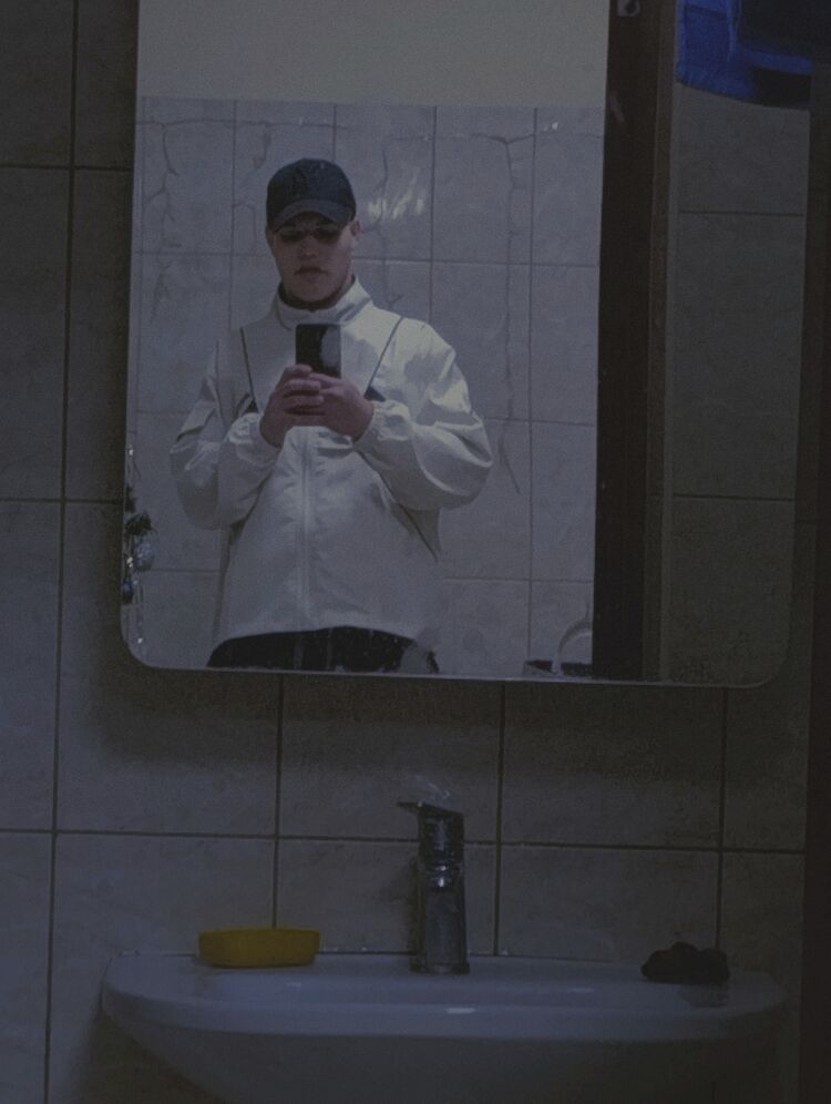  40442780  , 21 ,    
