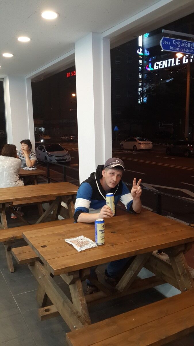  17835830  Evgenii, 41 ,    Pusan