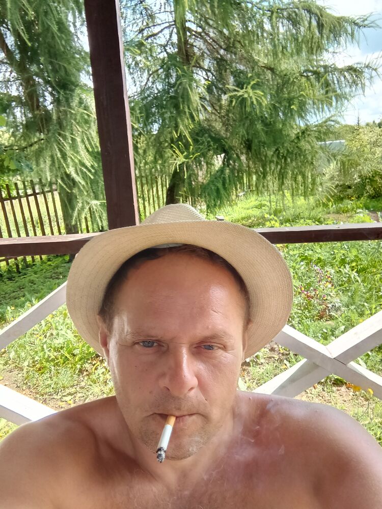  ,   Leon, 44 ,   