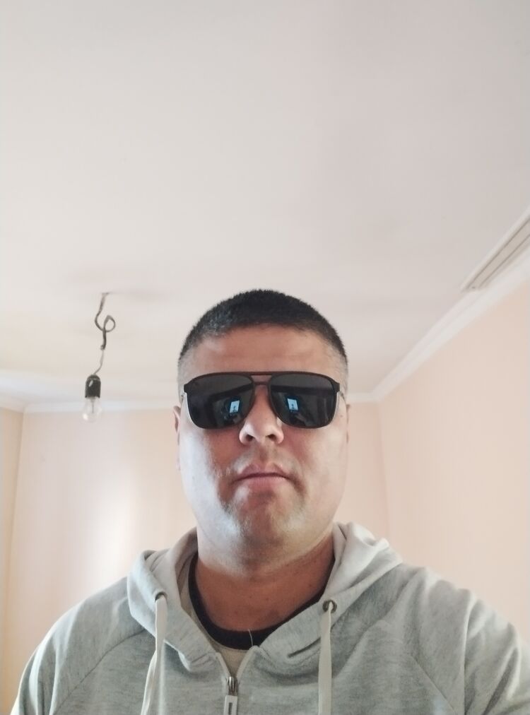  34579720  Bayram, 42 ,    