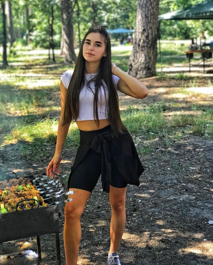  22597410  Nika, 26 ,    