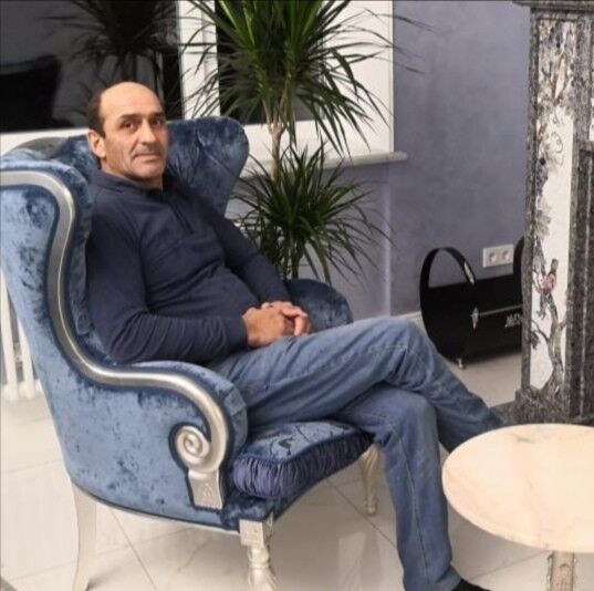  18367880  Tigran, 52 ,    -