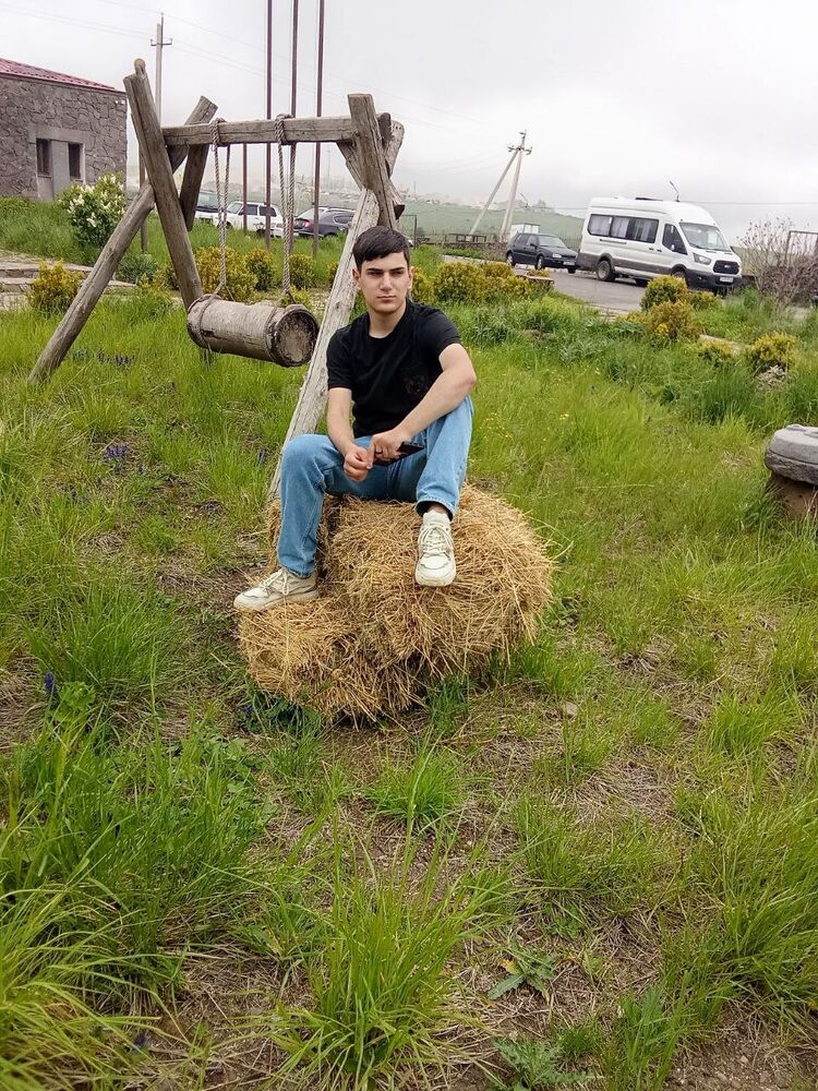  ,   Erik, 18 ,     , c 