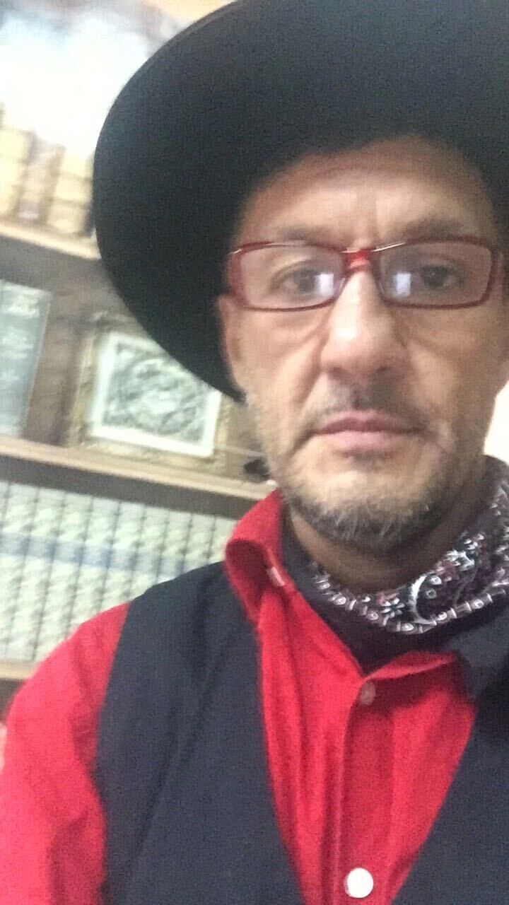  ,   Prins Paolo, 53 ,  