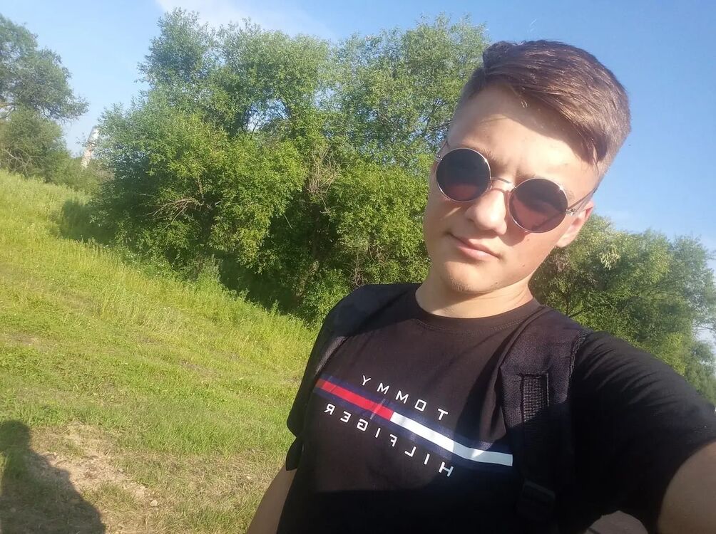  34974180  Stepan, 22 ,    