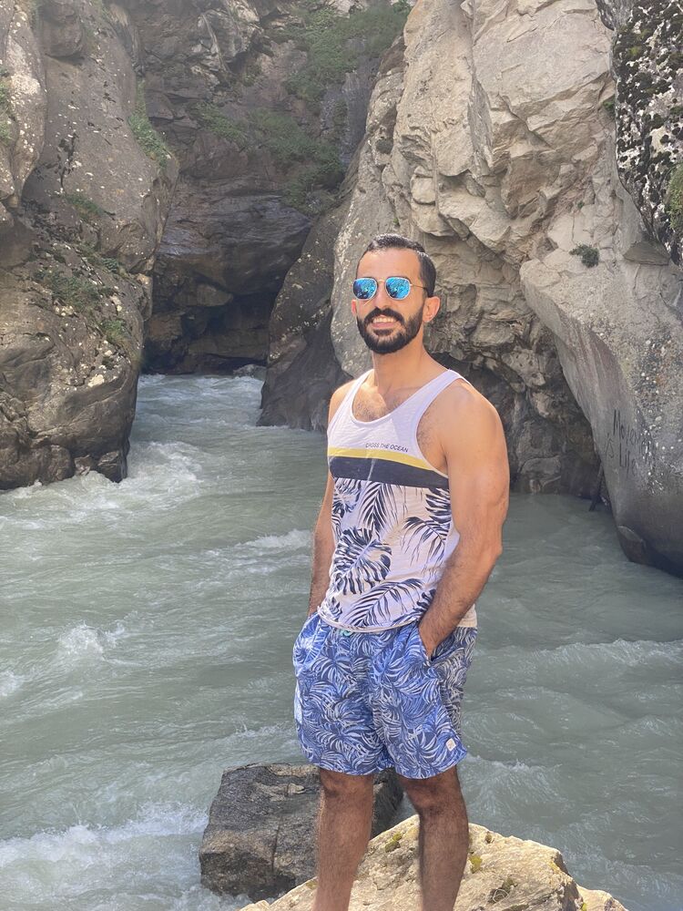  27519190  Akram, 30 ,    