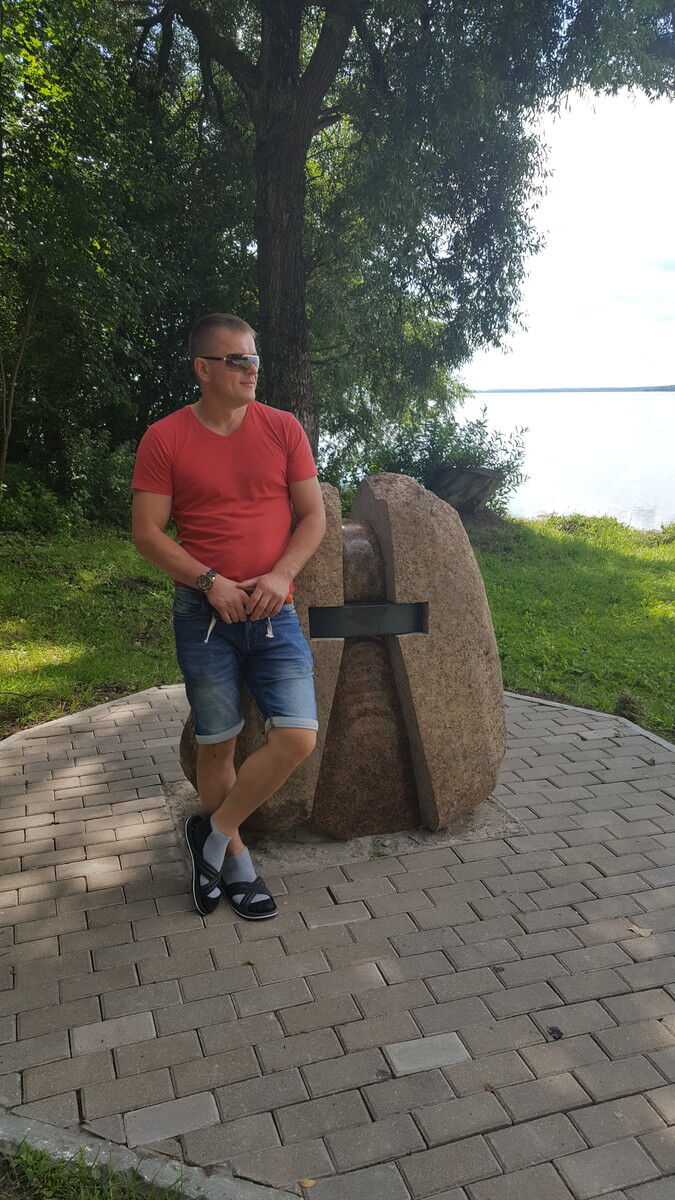  ,   Andrej, 43 ,   ,   , c 