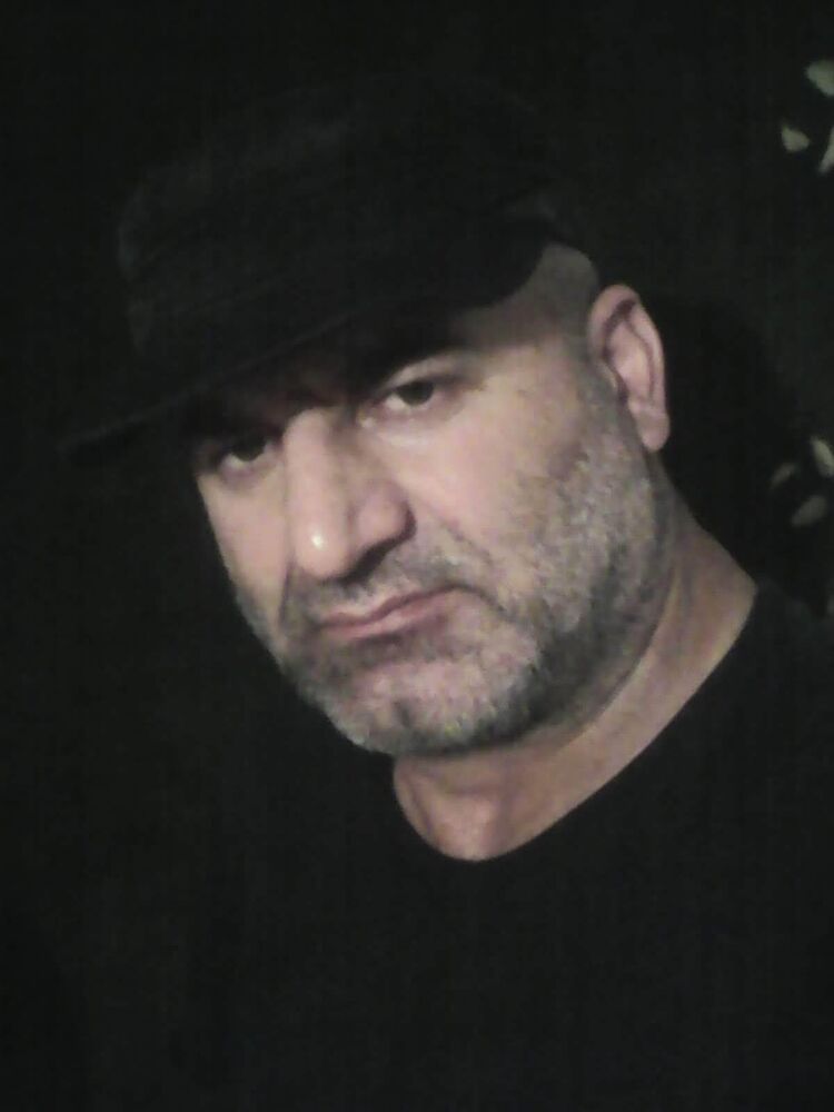  53380370  Rizvan, 50 ,    