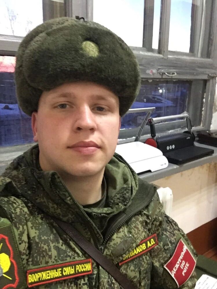  34911540  Alexandr, 25 ,    