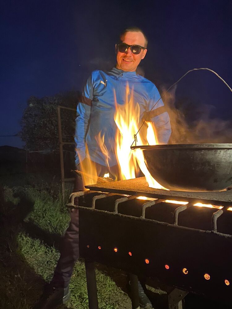  26815850  Mikhail, 32 ,    