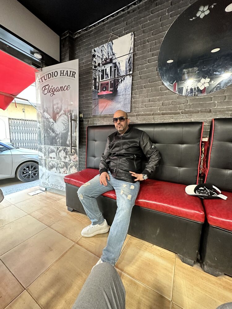  ,   Houari, 43 ,   ,   , c 
