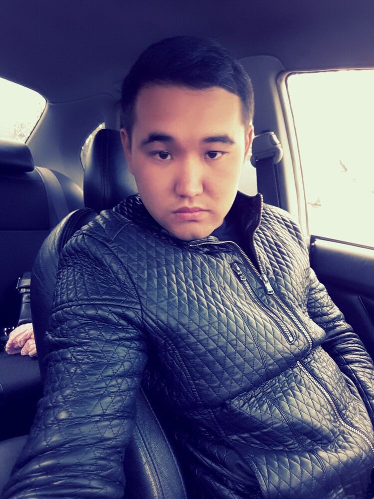  8422400  Timur, 32 ,    