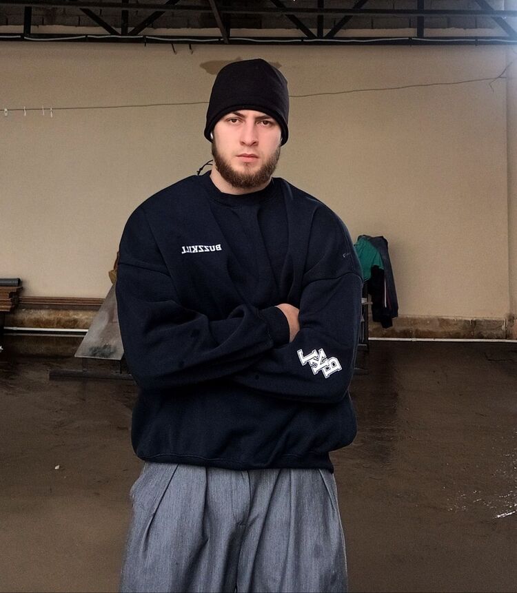  54731490  Vitalik, 18 ,    