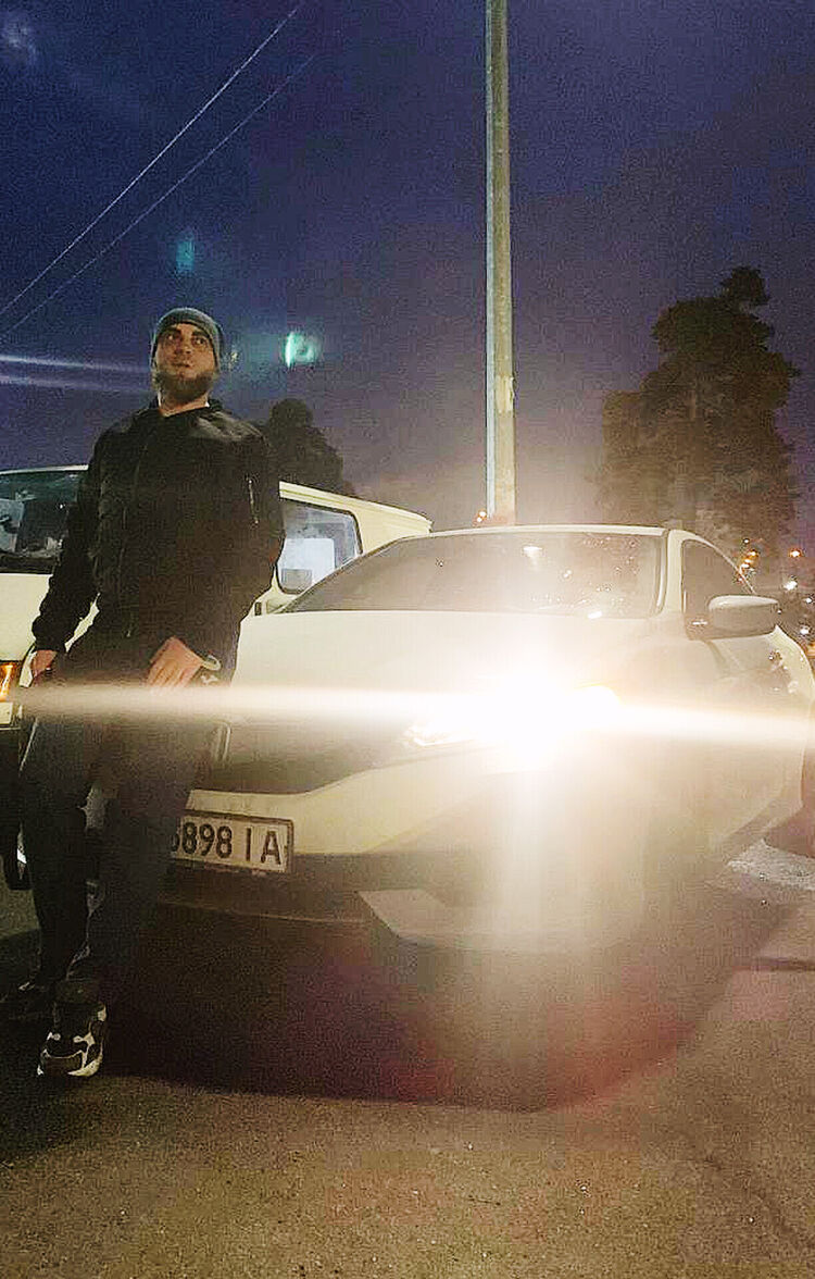  40678820  Sergius, 39 ,    