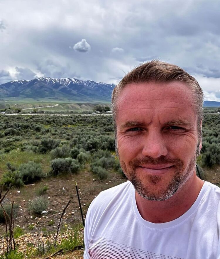  ,   David, 44 ,   ,   