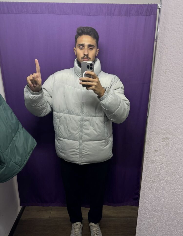  49538270  , 22 ,    
