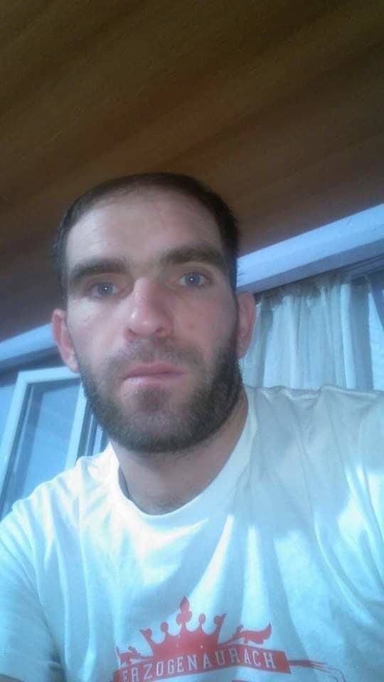  ,   Gio, 42 ,   ,   , c 