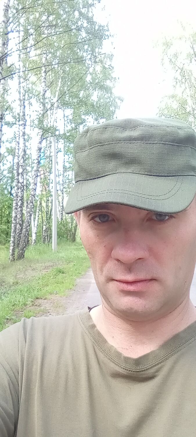  36978630  Aleksander, 42 ,    