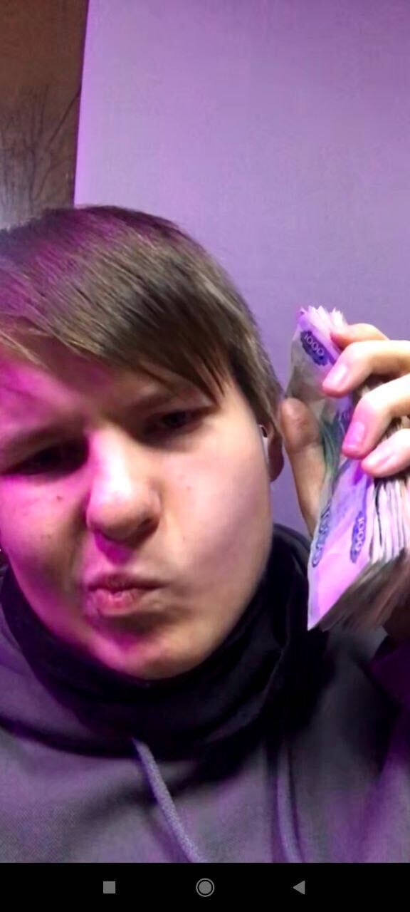  31938180  Konstantin, 21 ,    