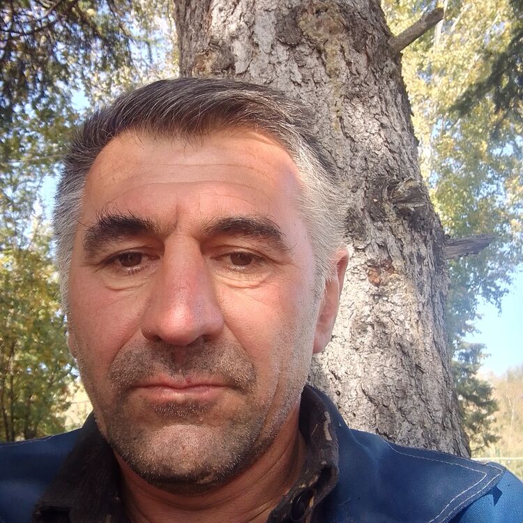  46250460  Alek, 46 ,    