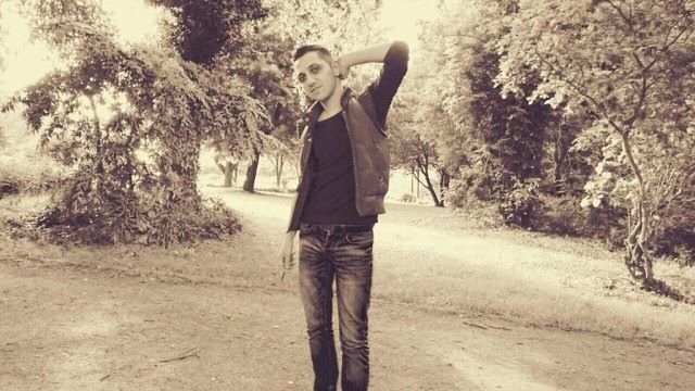 ,   Amir, 40 ,   