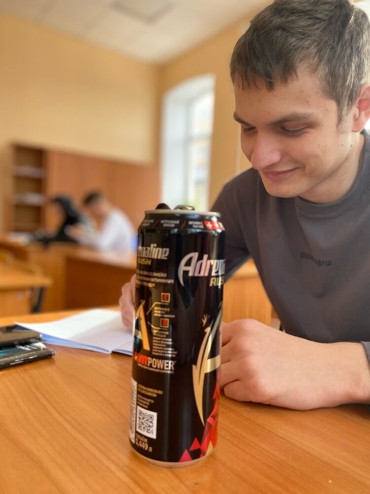  33285020  Alexey, 22 ,    