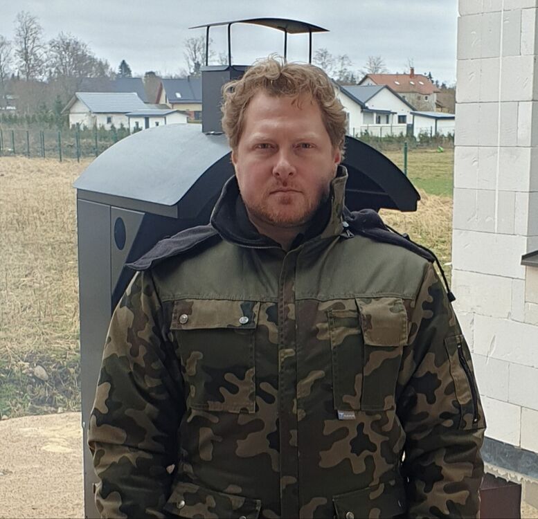  54772330  Silvester, 38 ,    