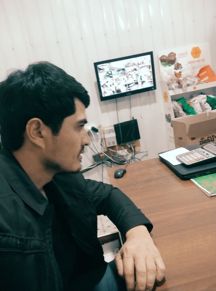  ,   Usmon, 32 ,   ,   