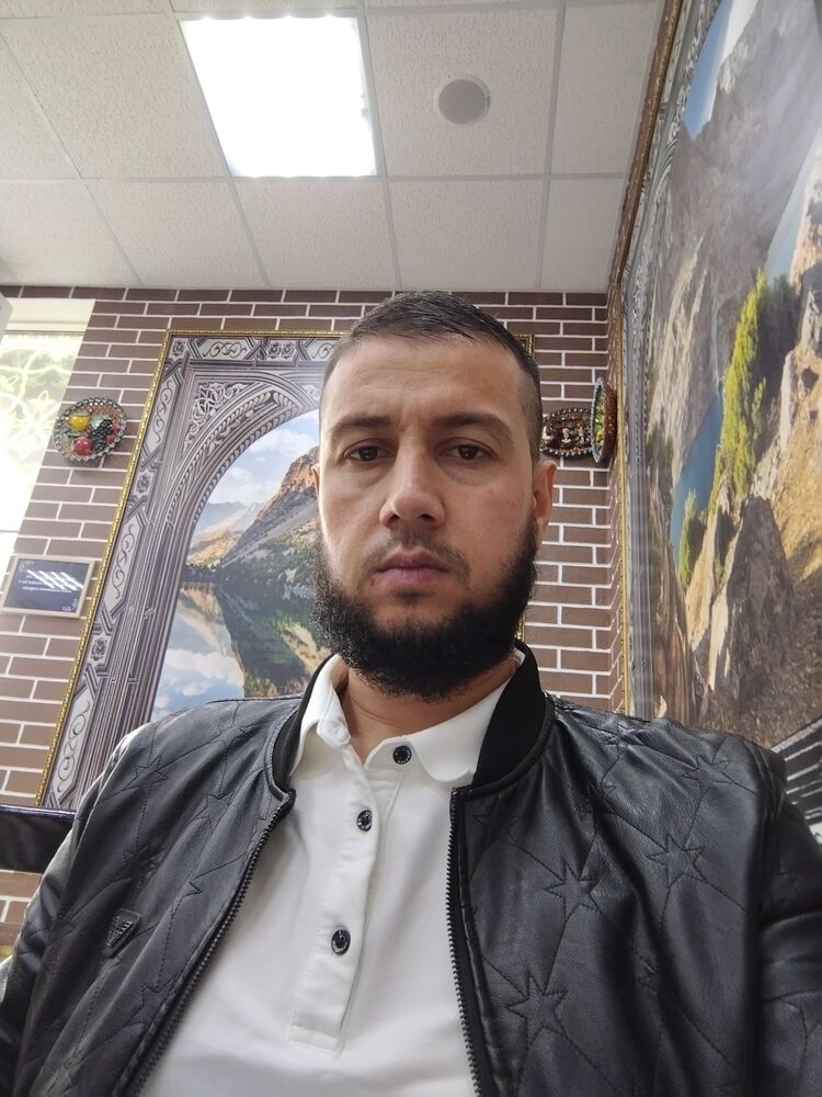  34007630  Akram, 37 ,    