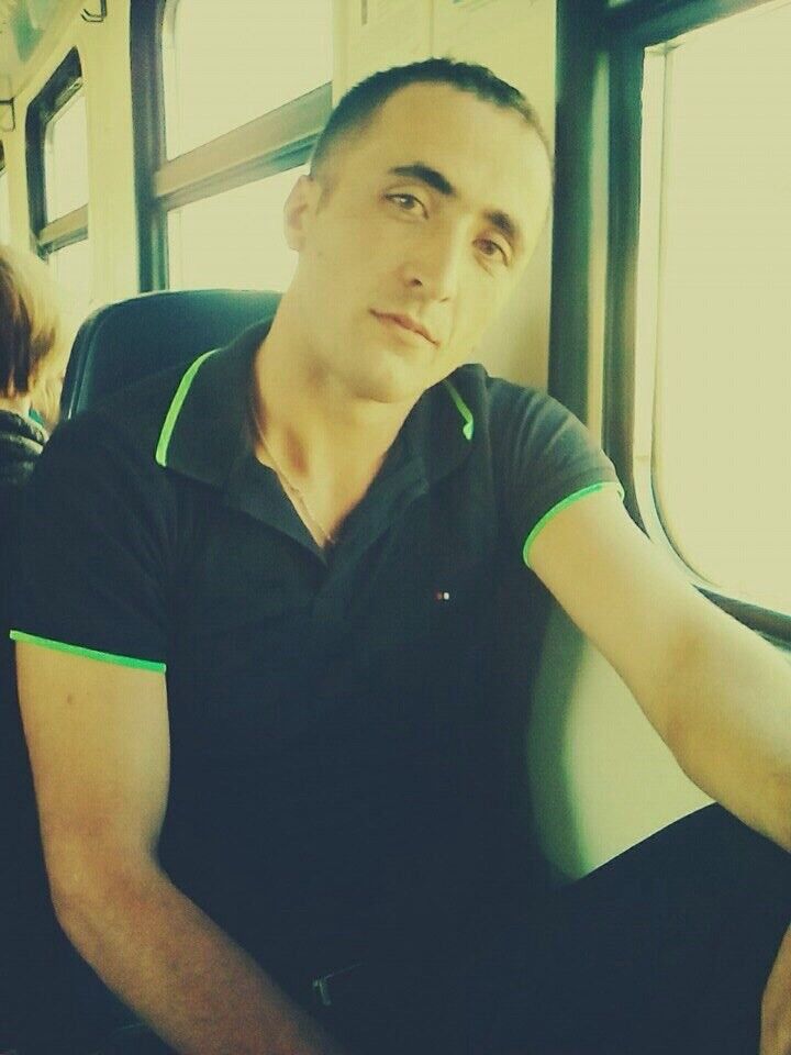  18153720  Jon, 33 ,    
