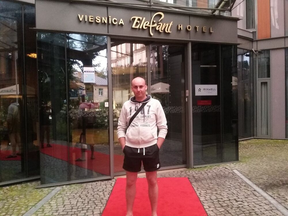  ,   Den, 34 ,   