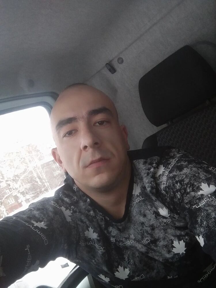  27405130  Alexander, 31 ,    -