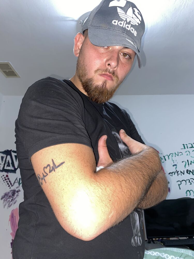  38825990  Maty, 24 ,    