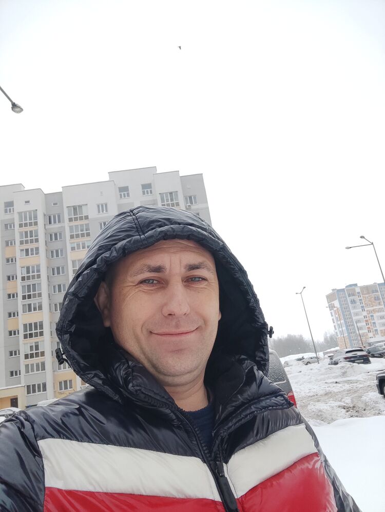  40052450  Leonid, 43 ,    